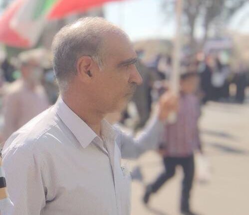 عکس/ حضور پدر مهدی طارمی در راهپیمایی ۱۳ آبان